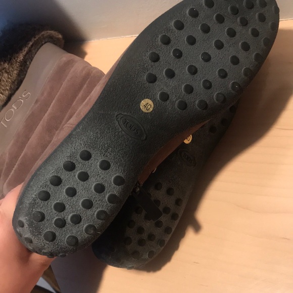 Worn once Tods suede and fur snow boots - Picture 5 of 5